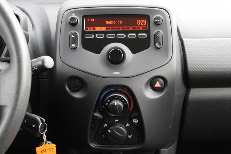 Vehicle Image 13