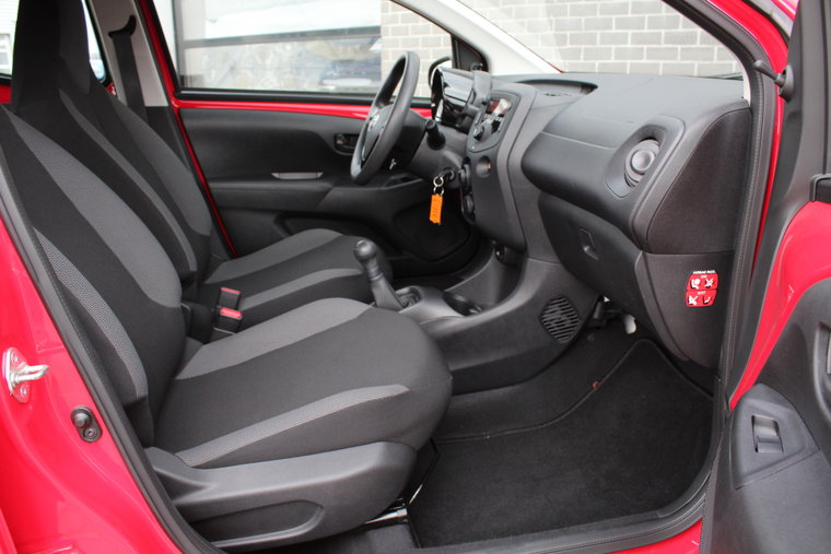 Vehicle Image 9
