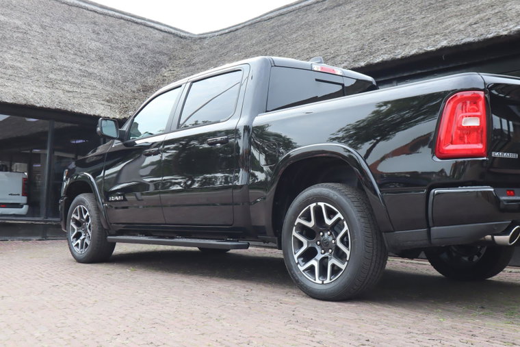 Vehicle Image 25