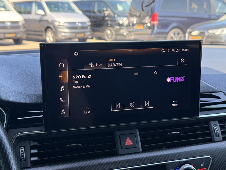 Vehicle Image 36