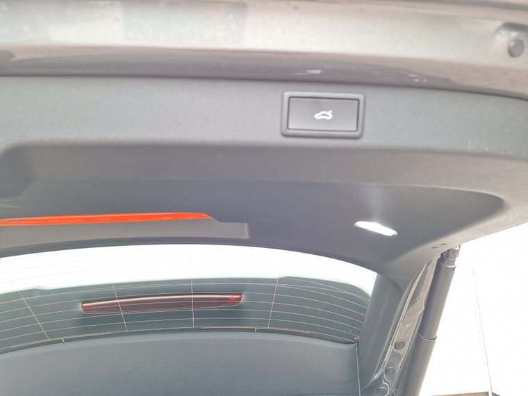 Vehicle Image 40