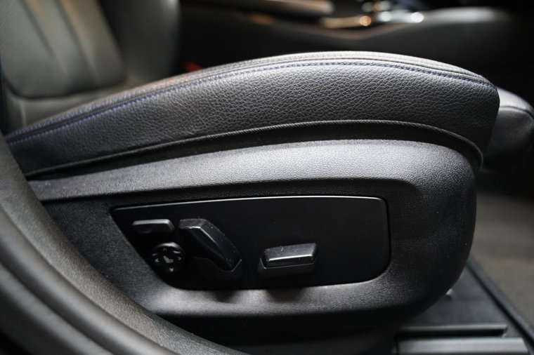 Vehicle Image 32
