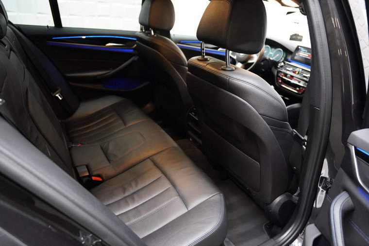 Vehicle Image 38