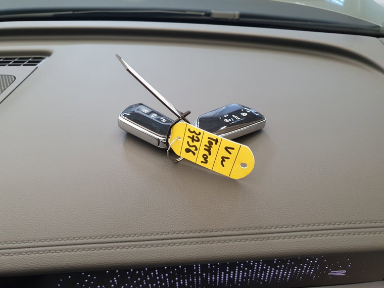 Vehicle Image 32