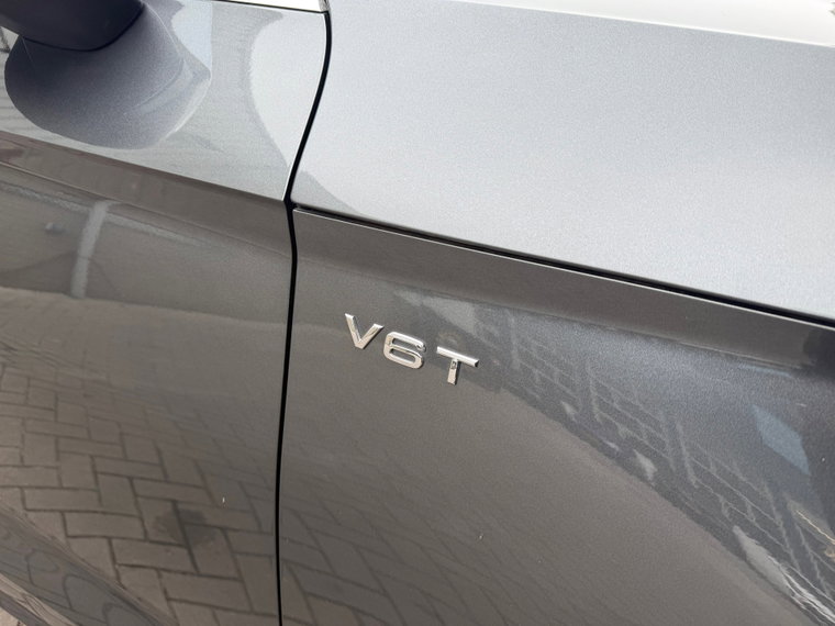 Vehicle Image 25