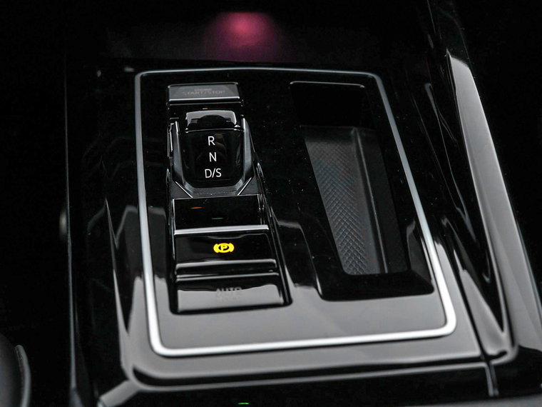 Vehicle Image 37