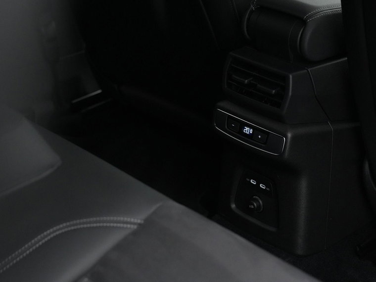 Vehicle Image 40