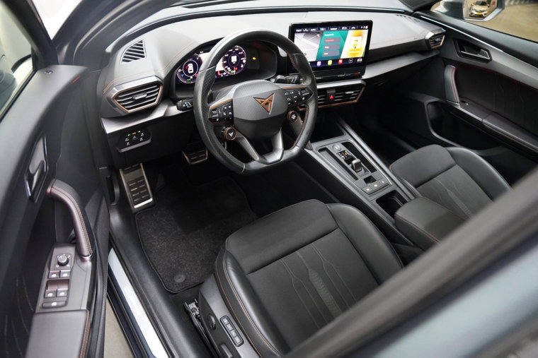 Vehicle Image 12