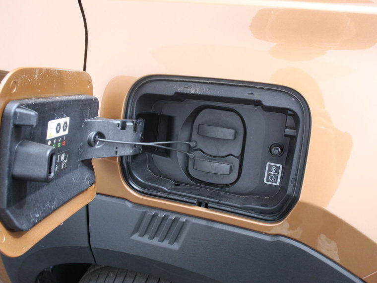 Vehicle Image 13