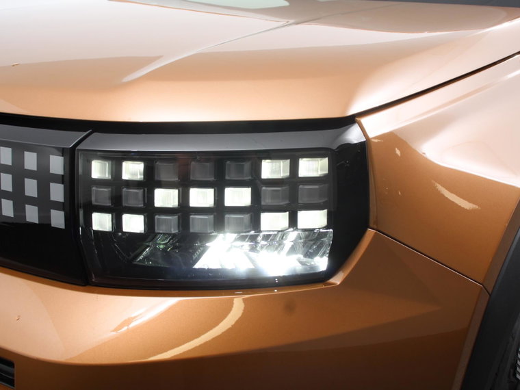 Vehicle Image 9