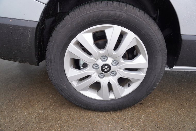 Vehicle Image 12