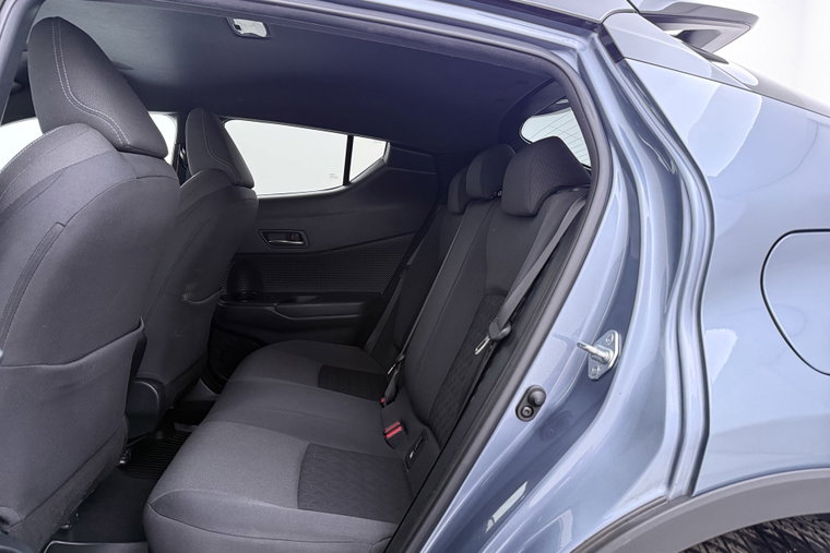 Vehicle Image 16