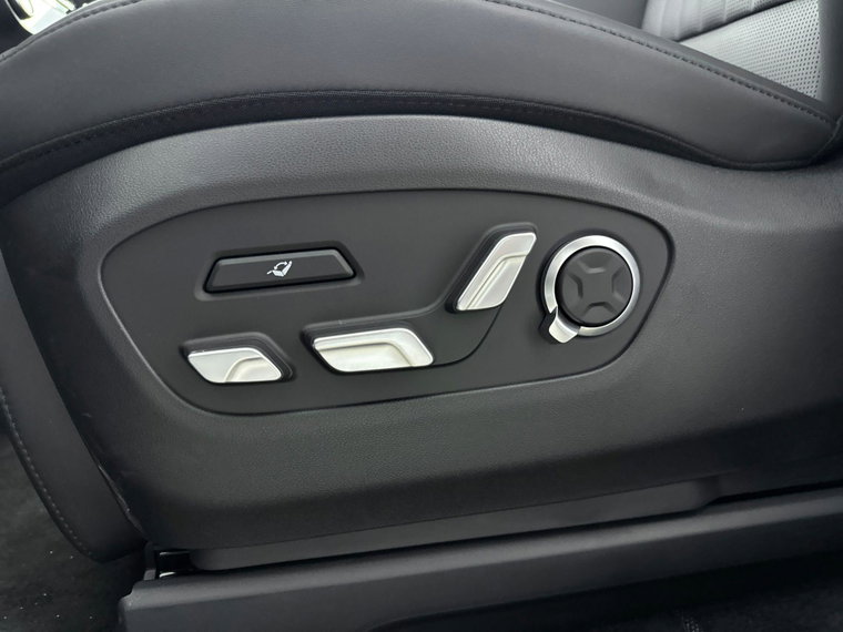 Vehicle Image 27