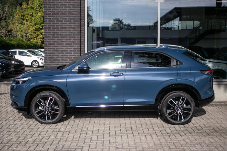 Vehicle Image 13
