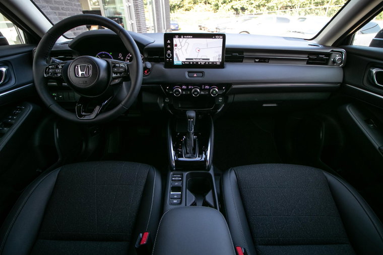 Vehicle Image 16