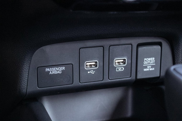 Vehicle Image 25