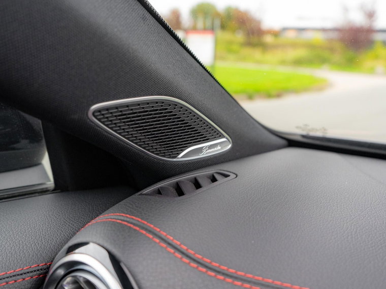 Vehicle Image 25