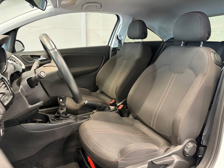 Vehicle Image 19