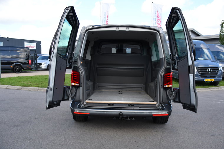 Vehicle Image 38
