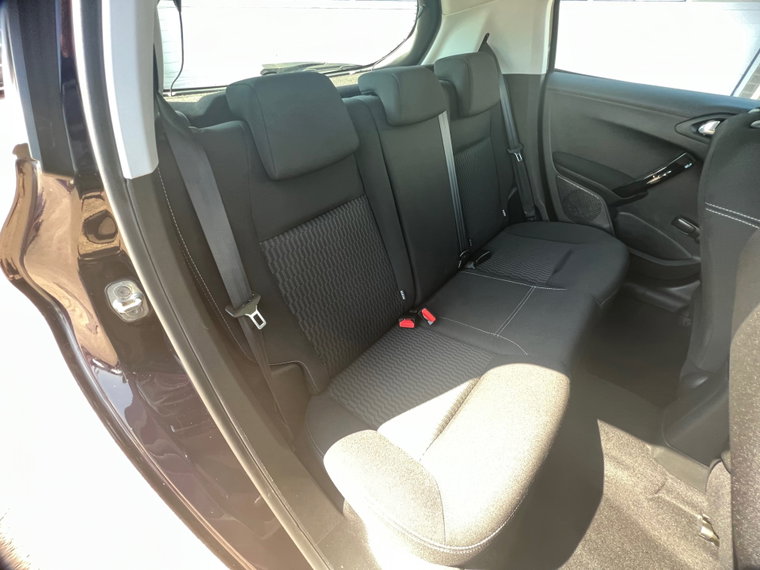 Vehicle Image 23