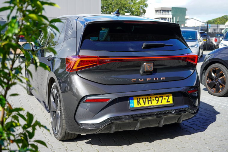 Vehicle Image 17