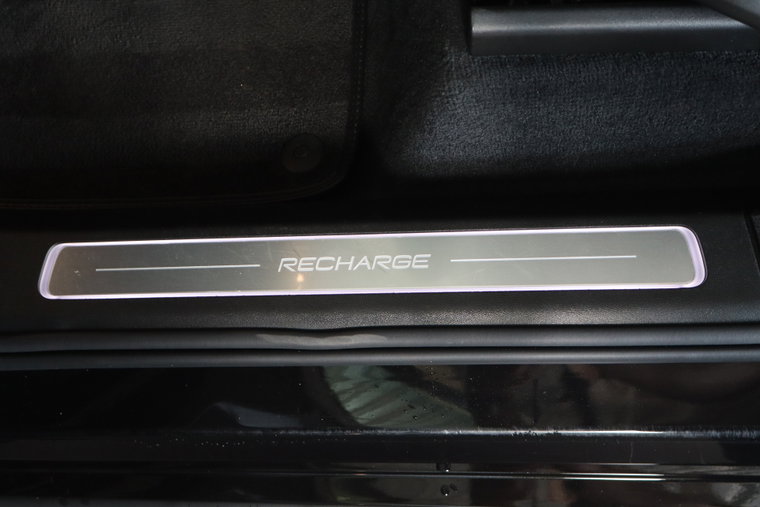 Vehicle Image 32