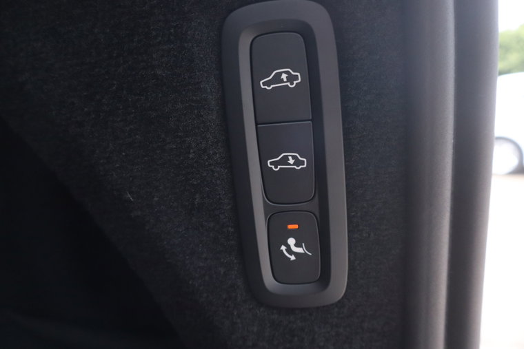 Vehicle Image 52