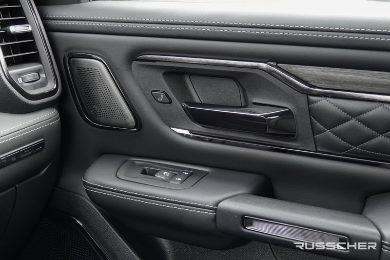 Vehicle Image 37