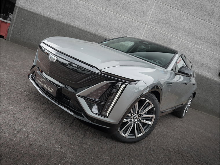 Vehicle Image 8