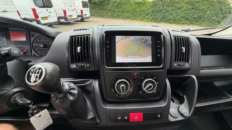 Vehicle Image 23