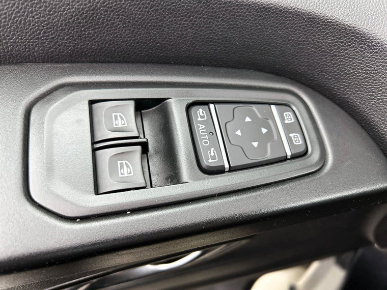 Vehicle Image 37