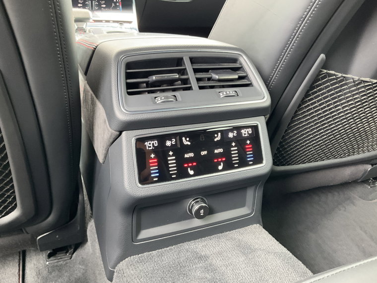 Vehicle Image 27