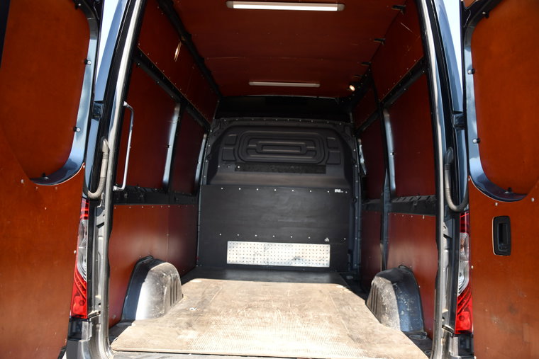Vehicle Image 37