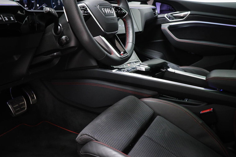 Vehicle Image 35
