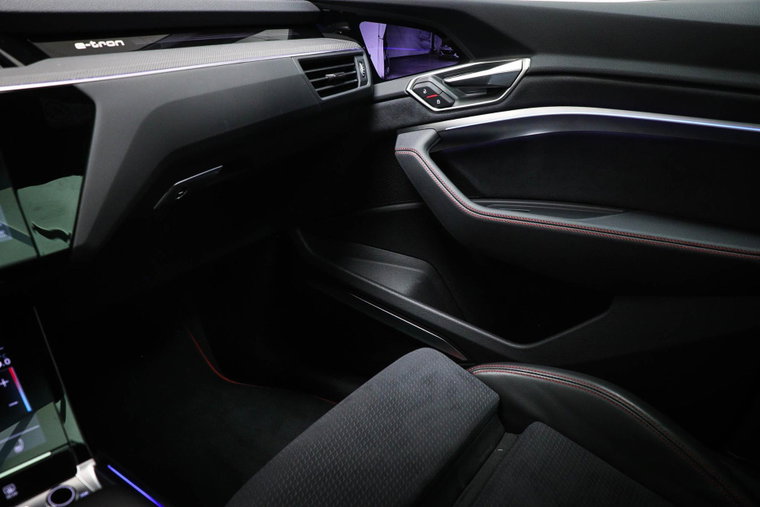 Vehicle Image 40