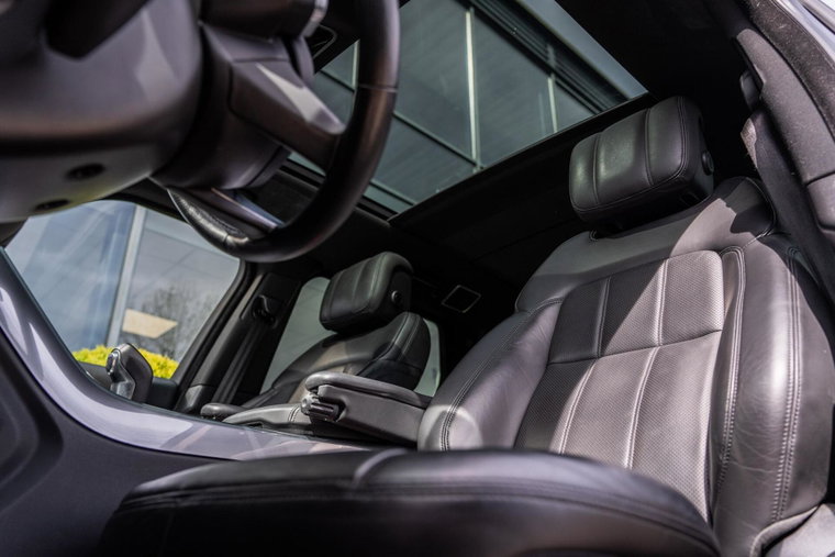 Vehicle Image 12