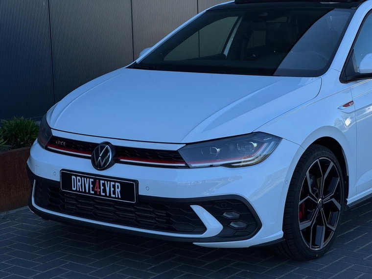 Vehicle Image 32