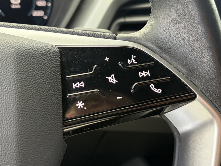 Vehicle Image 38
