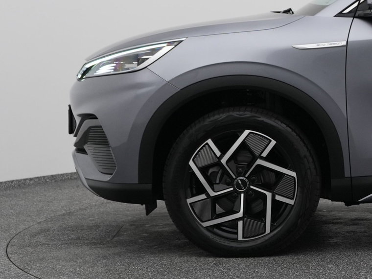 Vehicle Image 21