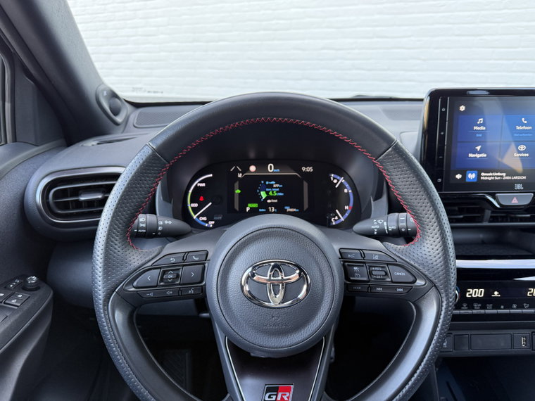 Vehicle Image 14