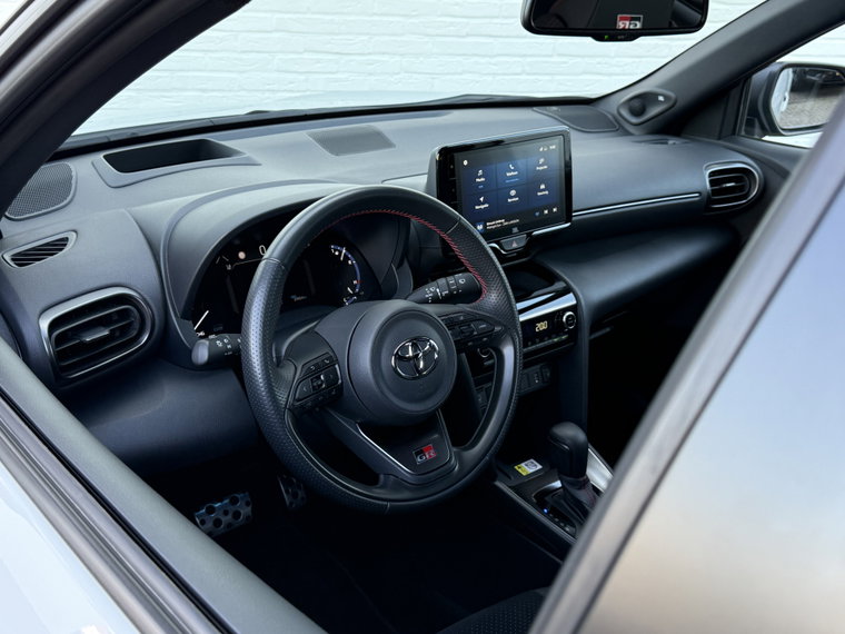 Vehicle Image 10