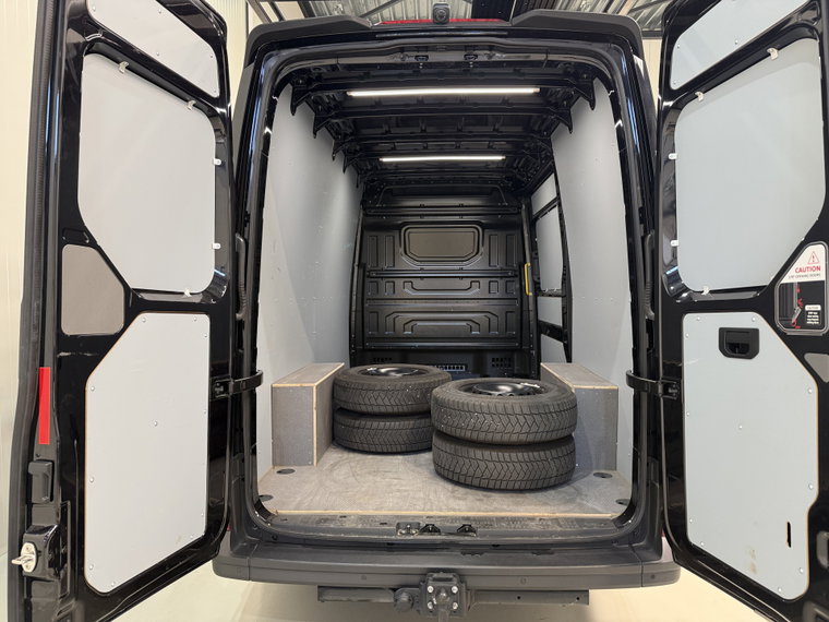 Vehicle Image 36