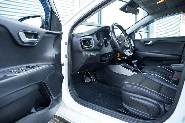 Vehicle Image 10