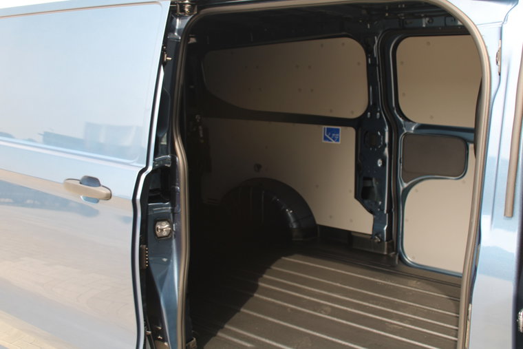 Vehicle Image 12