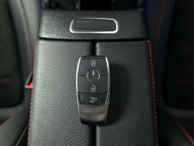 Vehicle Image 32