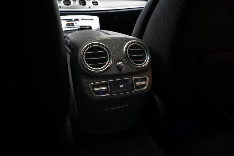 Vehicle Image 29