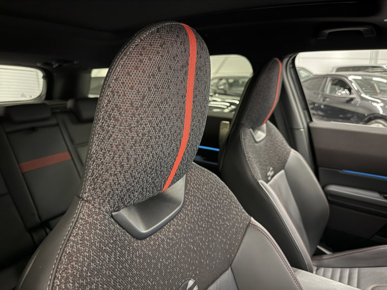 Vehicle Image 48