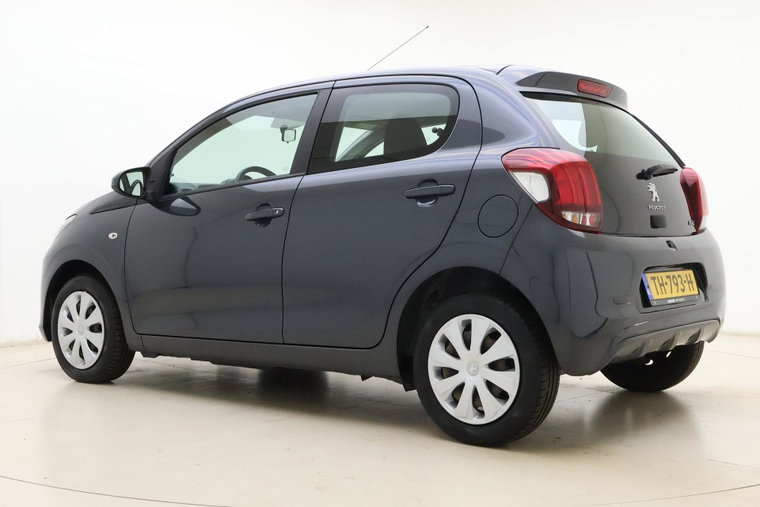 Vehicle Image 12