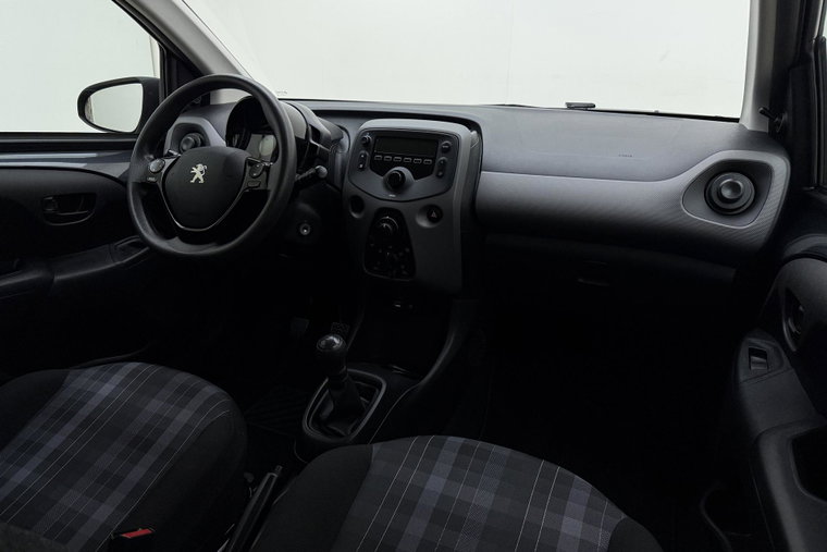 Vehicle Image 13