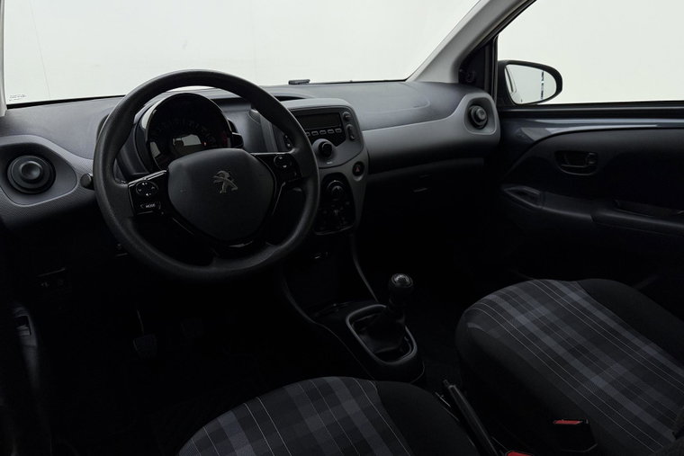 Vehicle Image 14